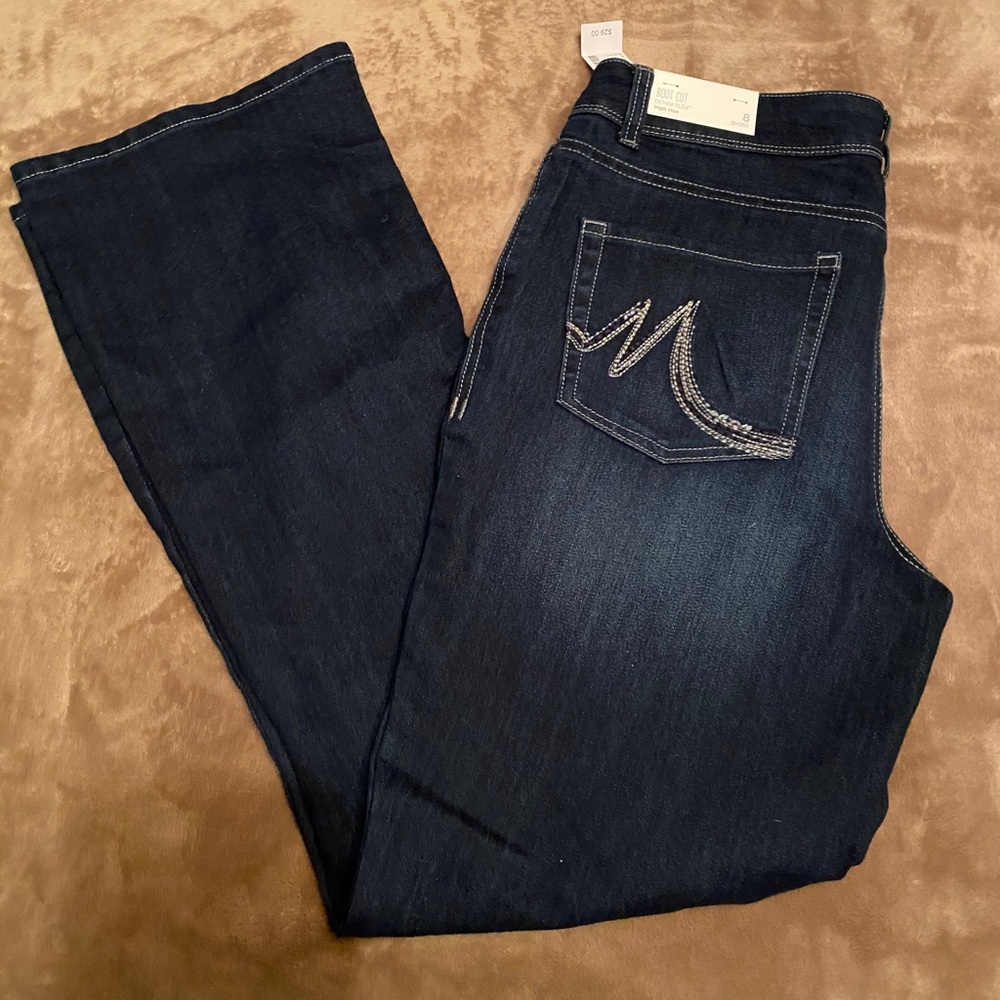 MAURICES HIGH RISE SIZE 8 SHORT BOOTCUT JEANS